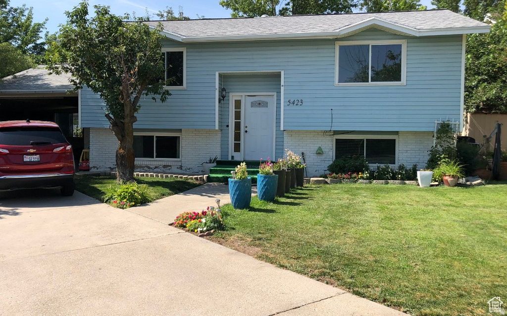 Photo of 5423 W 5540 S, Kearns, UT 84118 (MLS # 2143327)