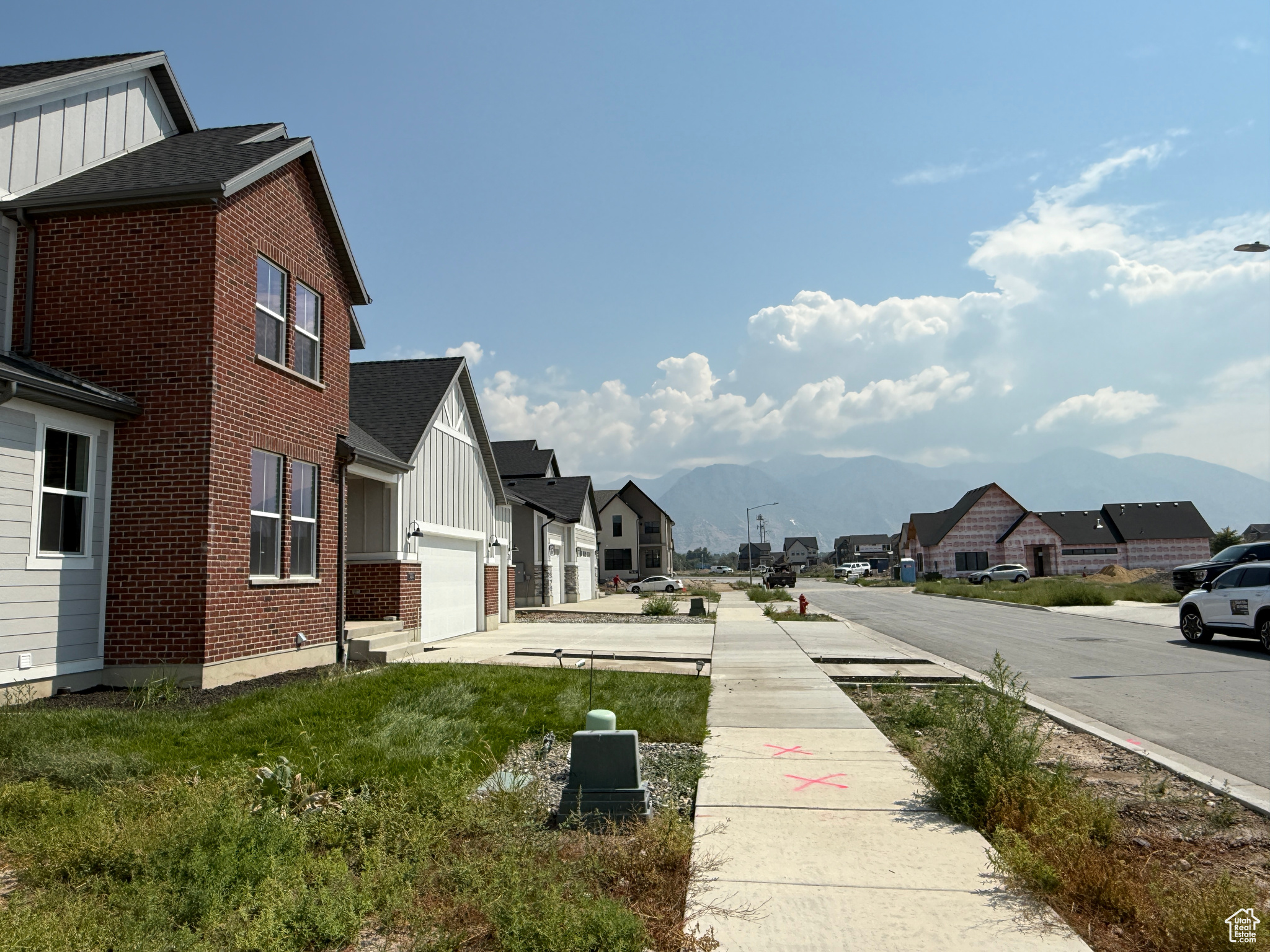 BROADVIEW SHORES 618 - Residential