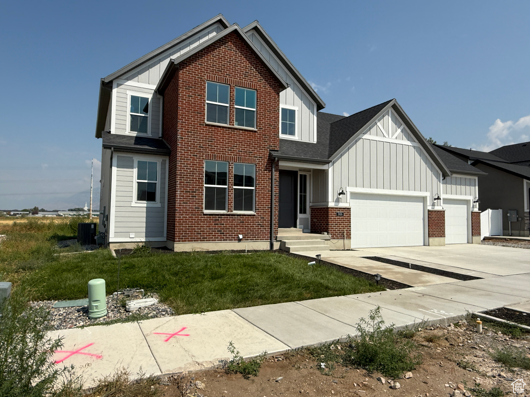 BROADVIEW SHORES 618 - Residential