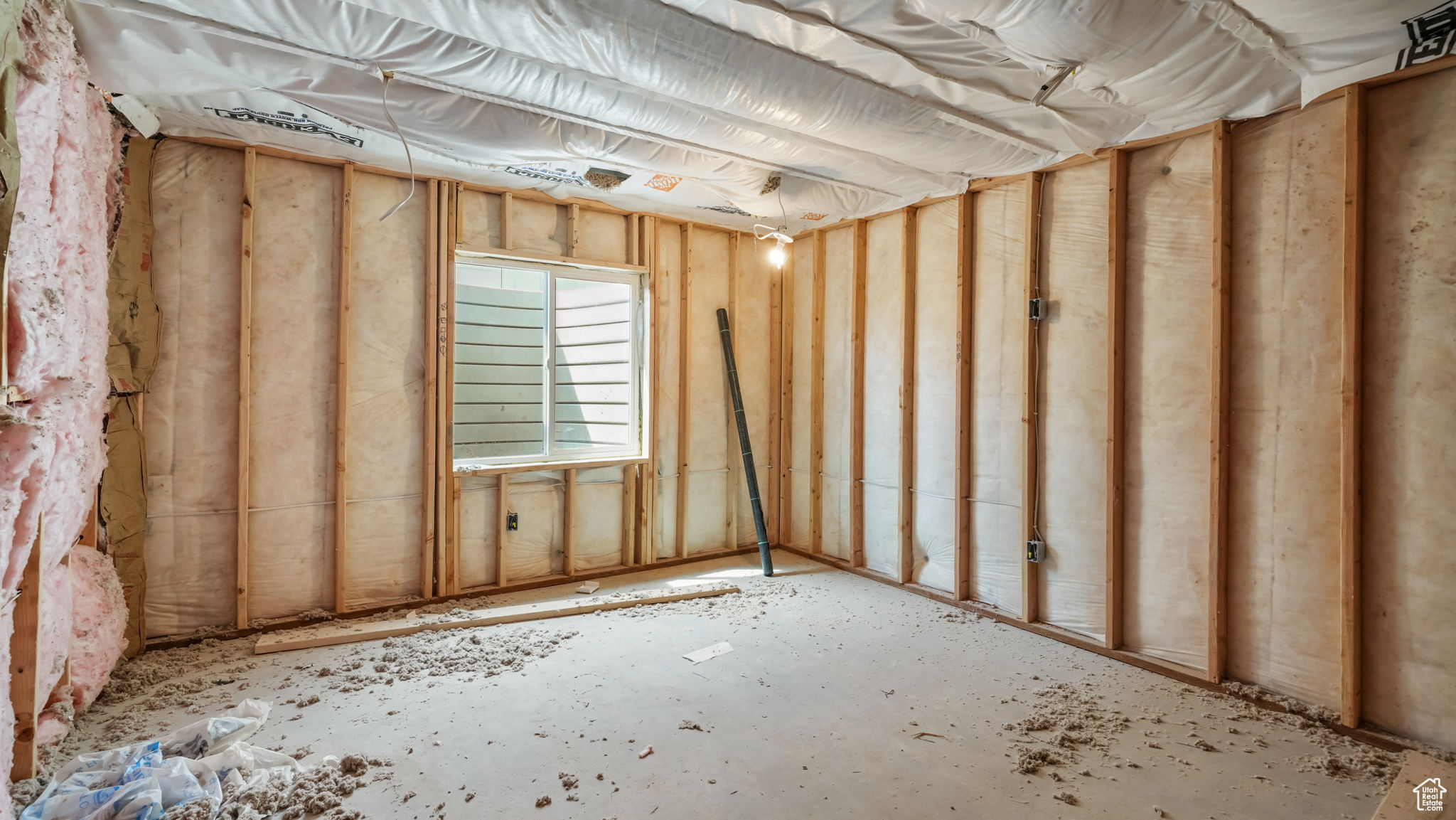 BROADVIEW SHORES 618 - Residential