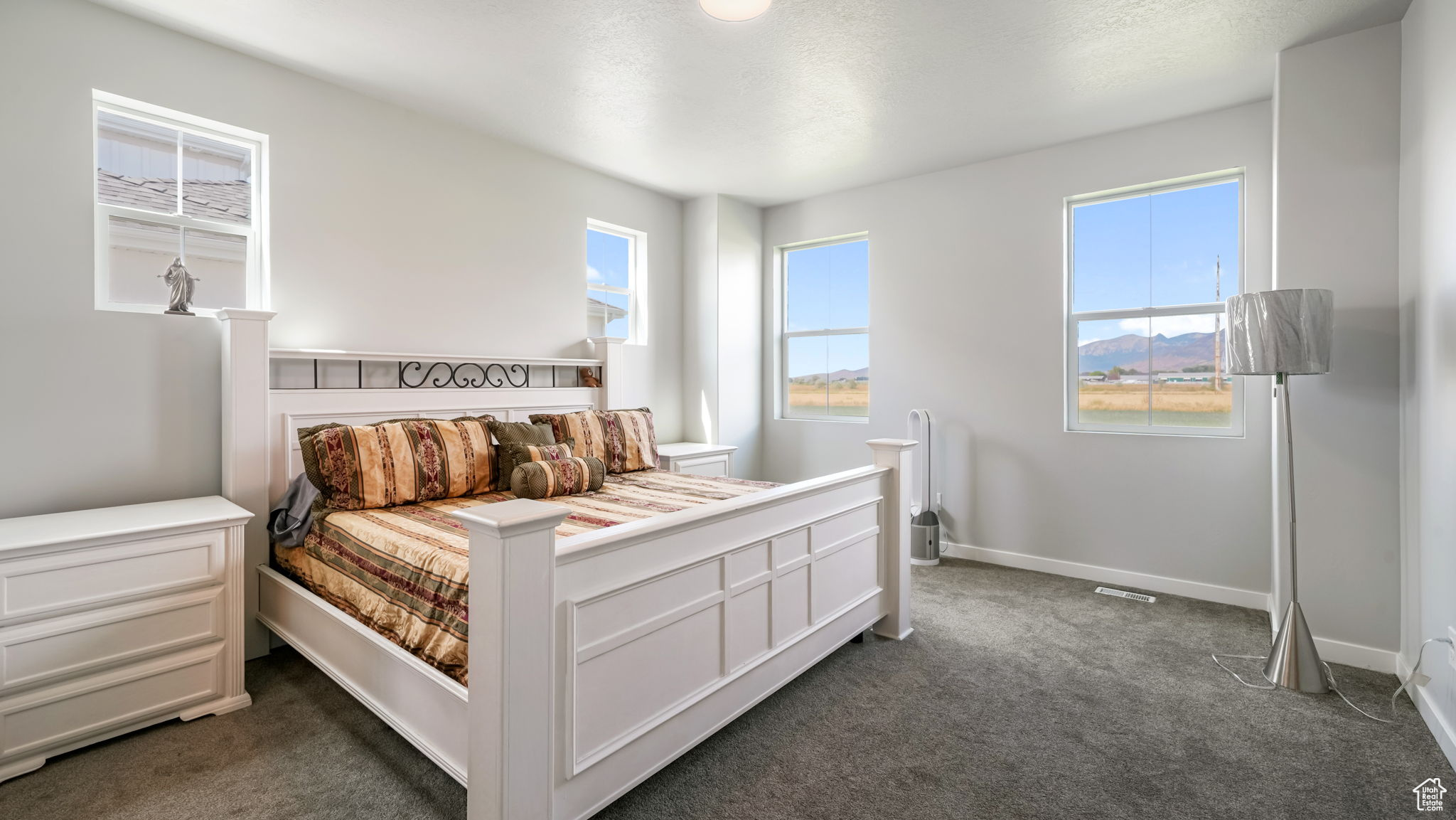 BROADVIEW SHORES 618 - Residential