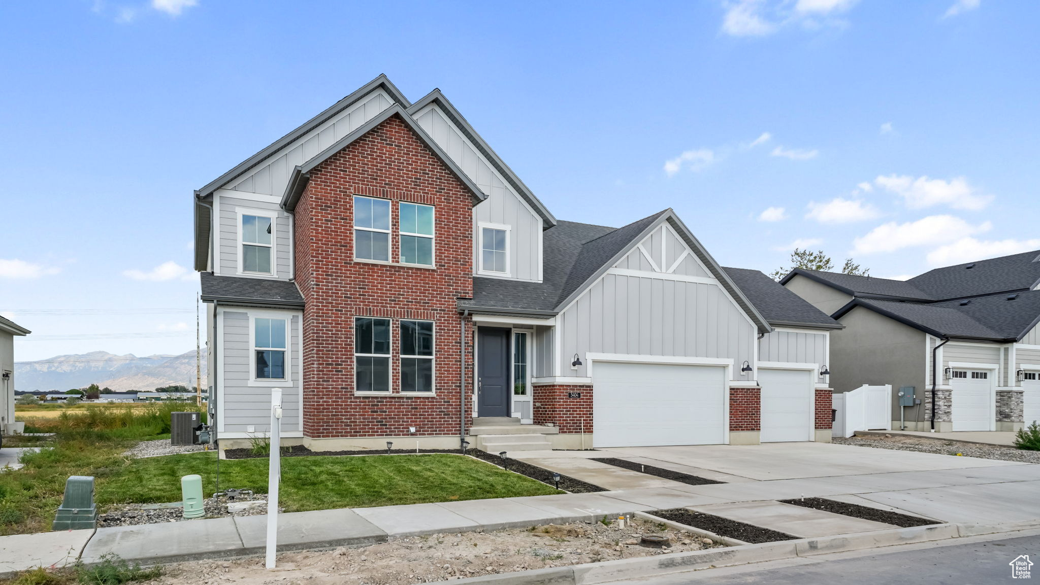 BROADVIEW SHORES 618 - Residential