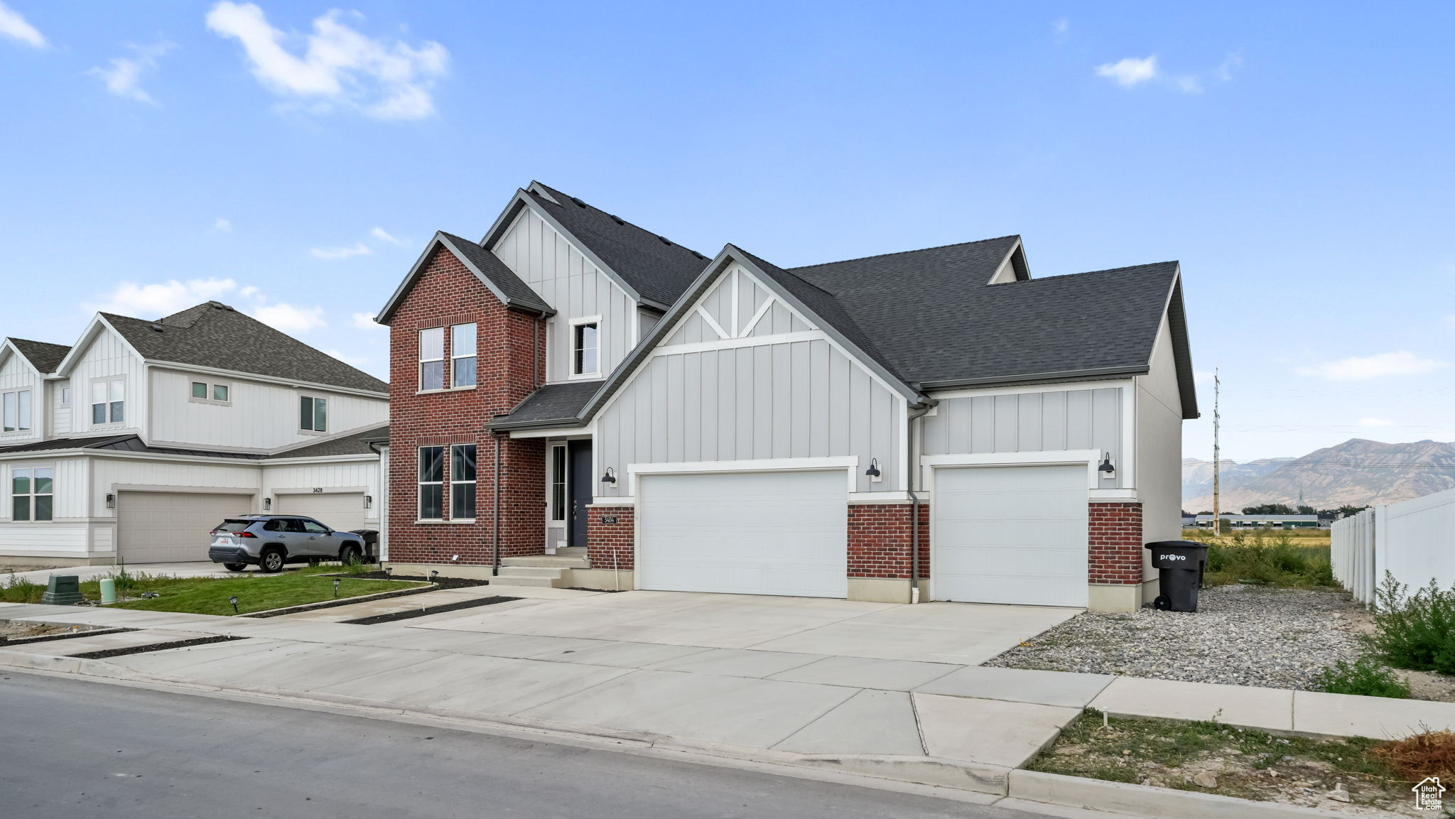 BROADVIEW SHORES 618 - Residential