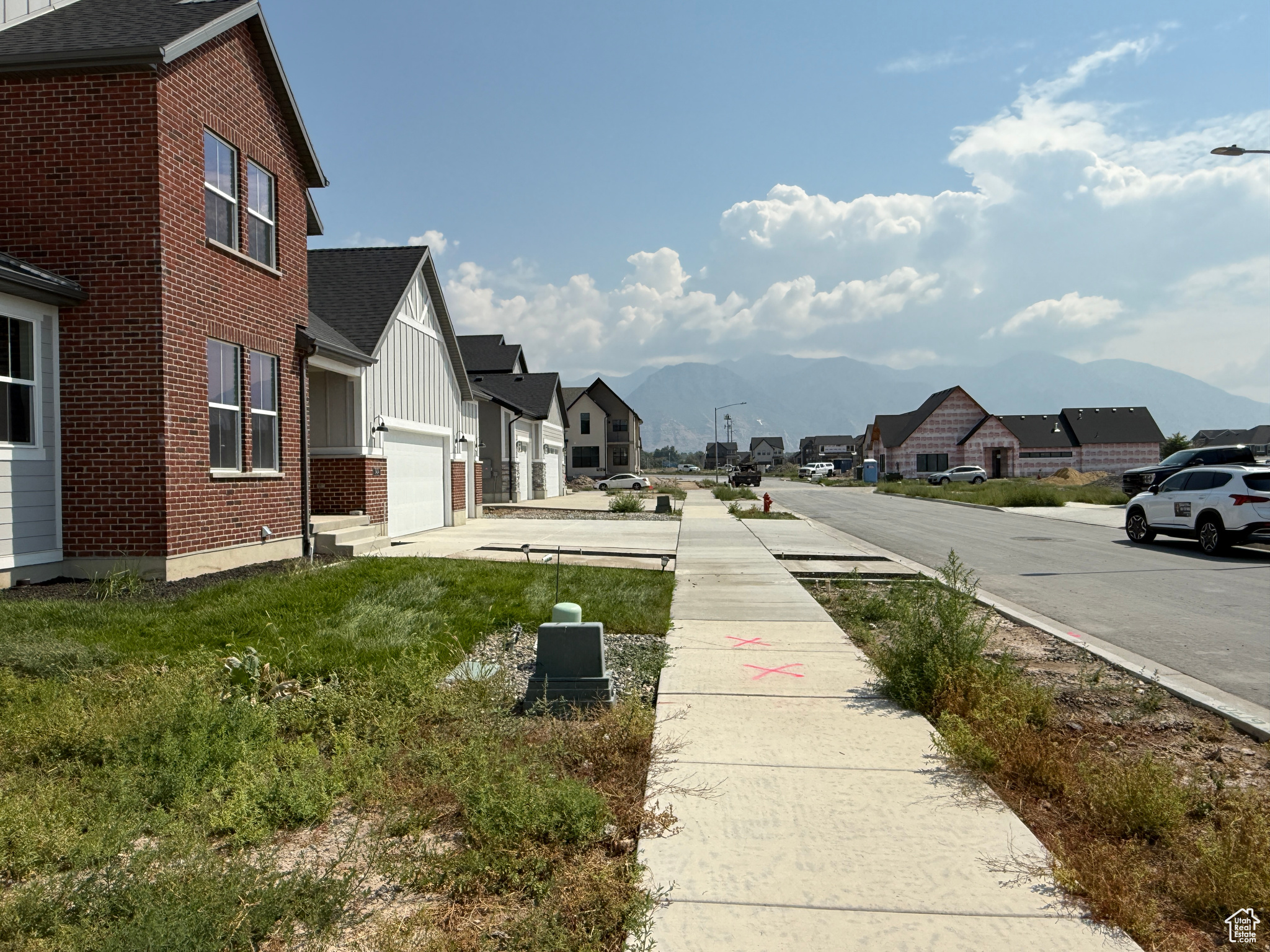 BROADVIEW SHORES 618 - Residential
