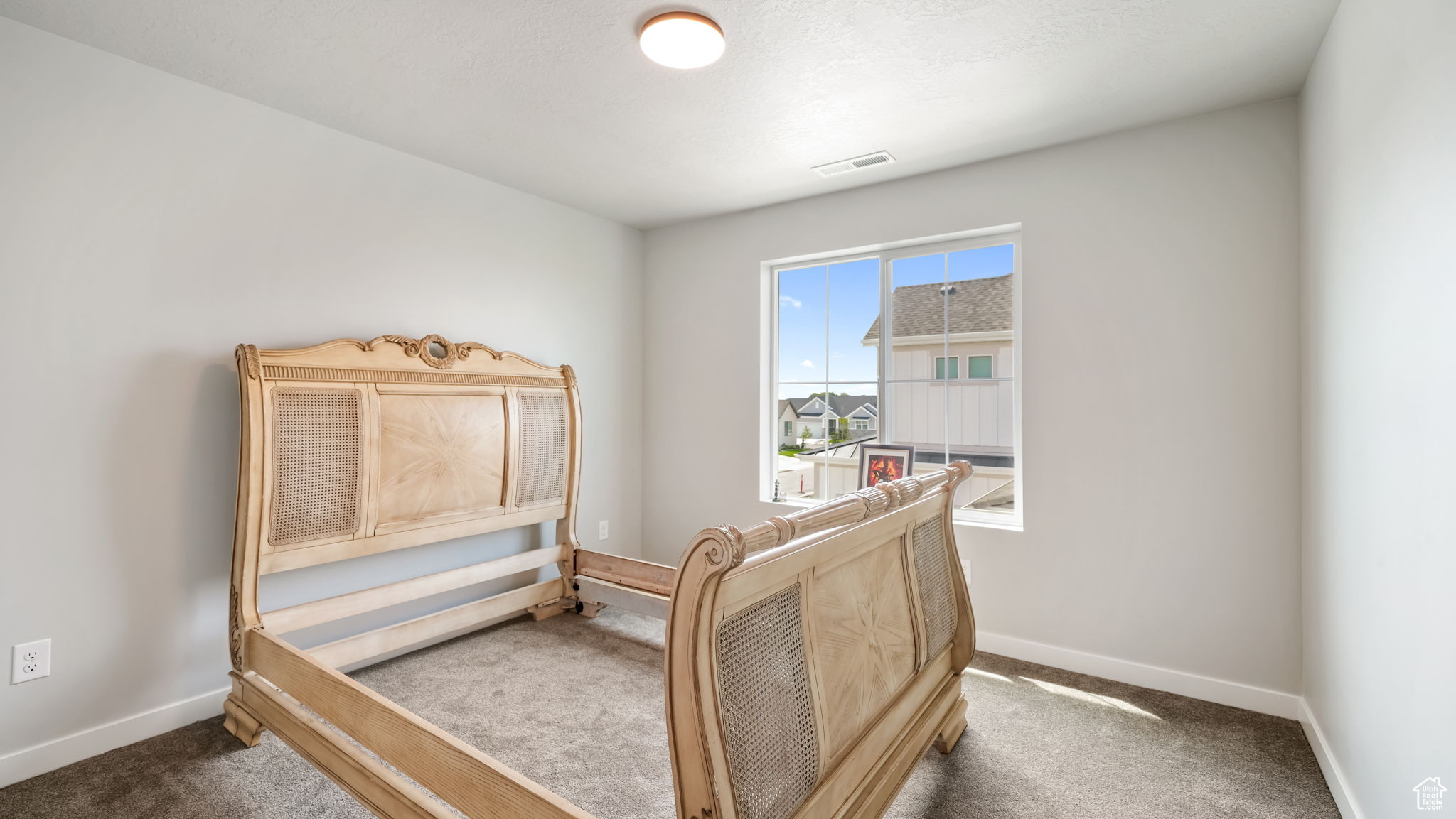BROADVIEW SHORES 618 - Residential
