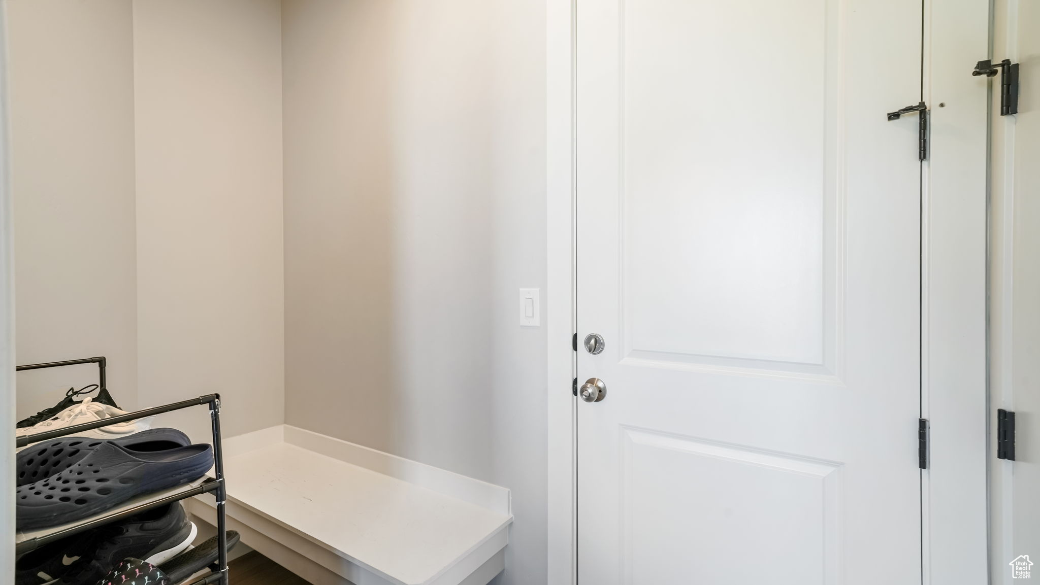 BROADVIEW SHORES 618 - Residential