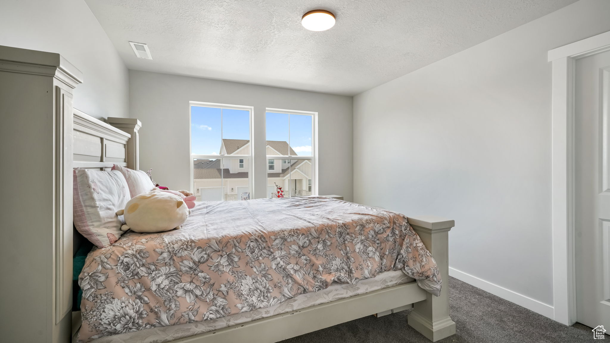 BROADVIEW SHORES 618 - Residential
