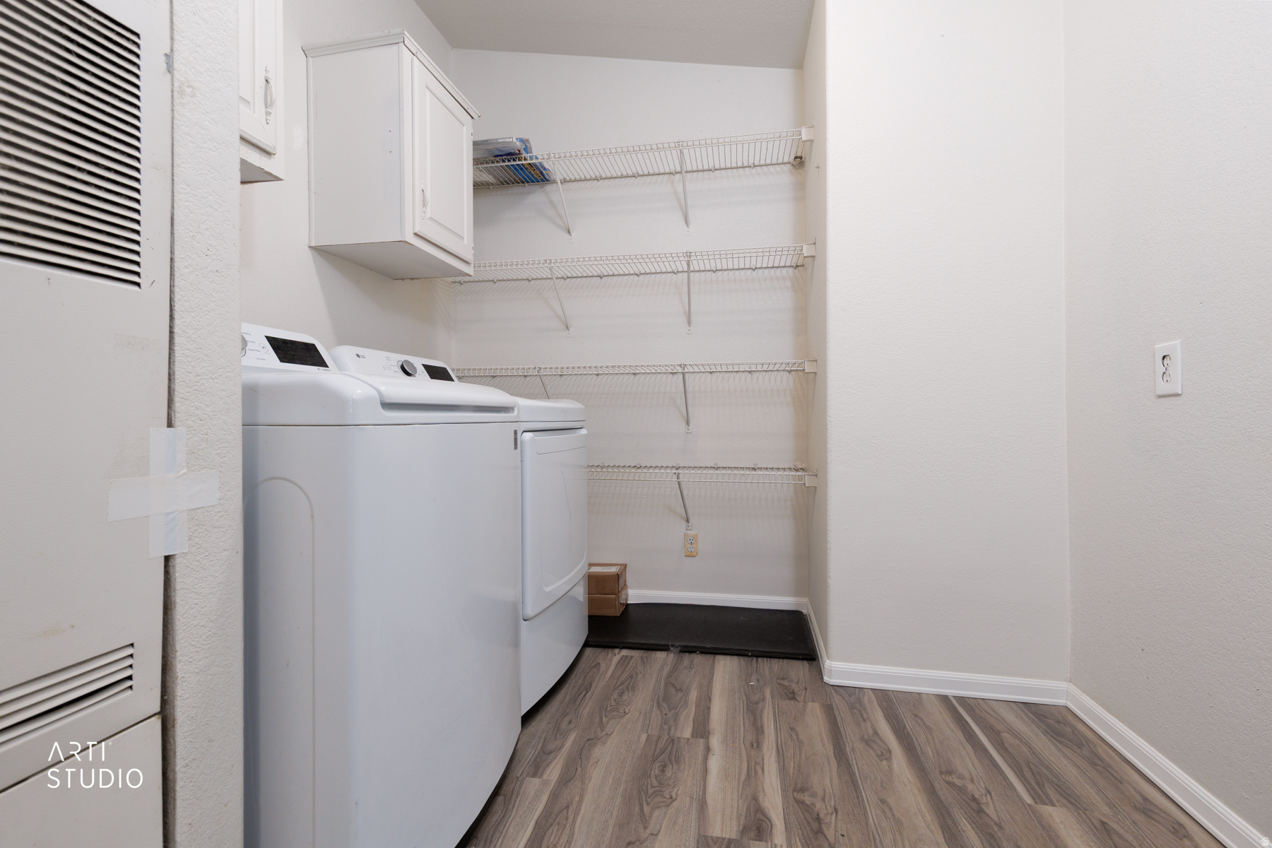 OAKBROOK - Residential