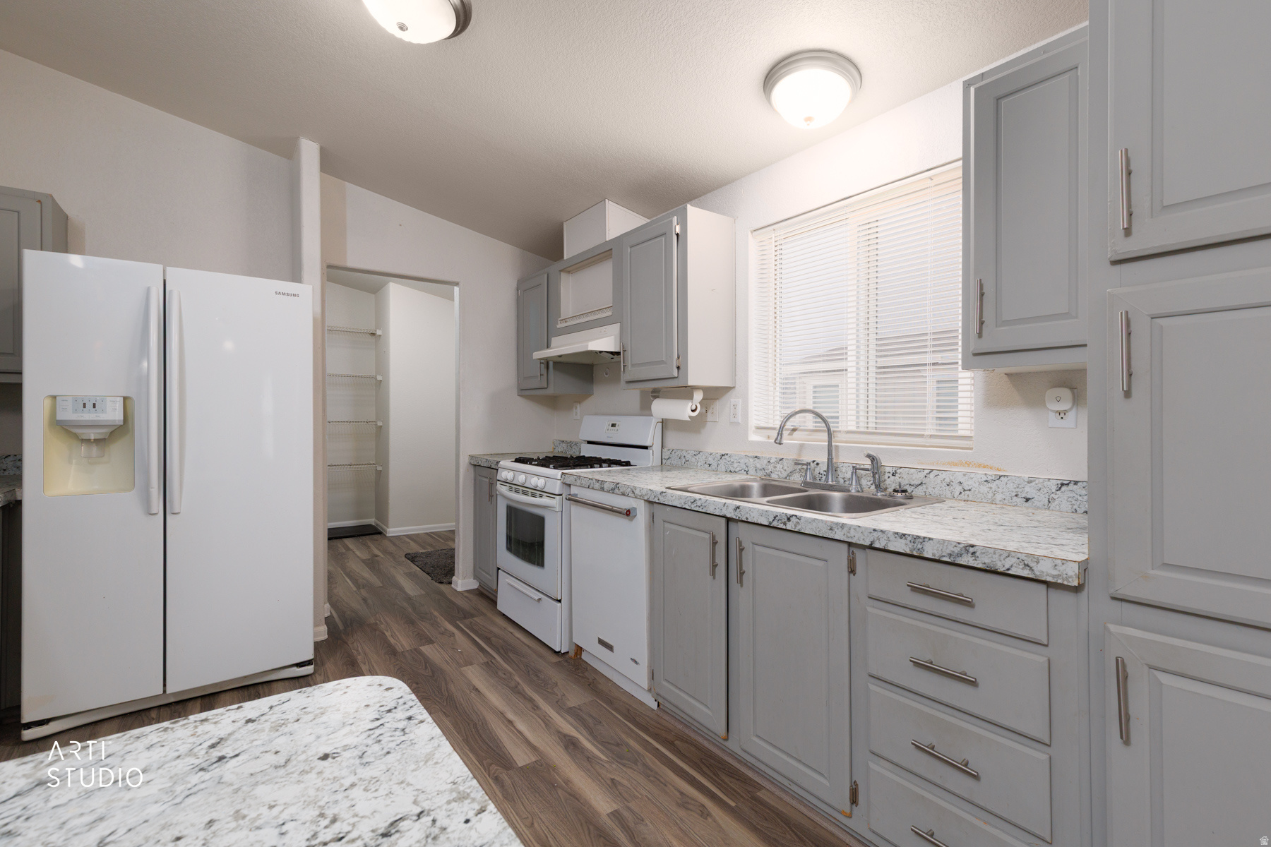 OAKBROOK - Residential