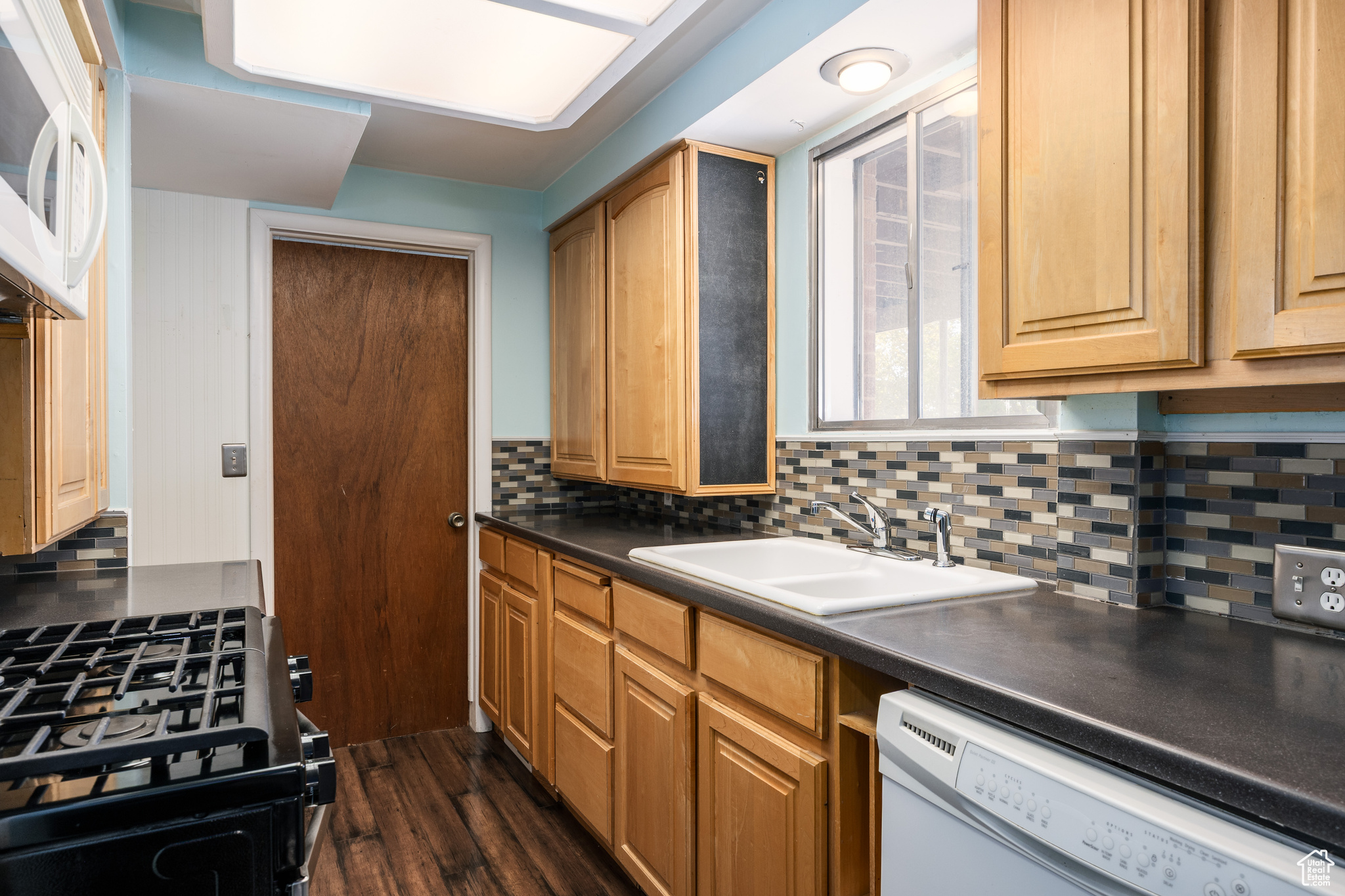 HILTON HOMES - Residential
