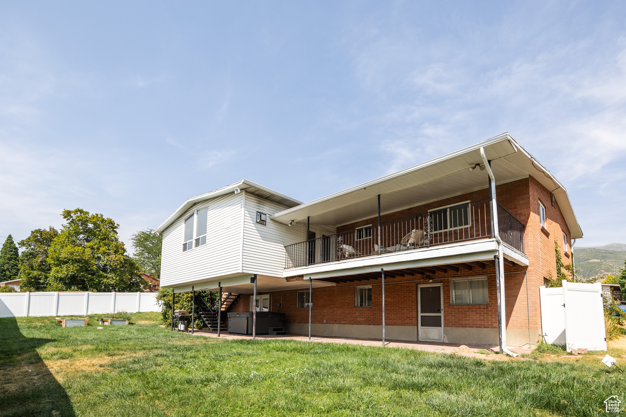 HILTON HOMES - Residential