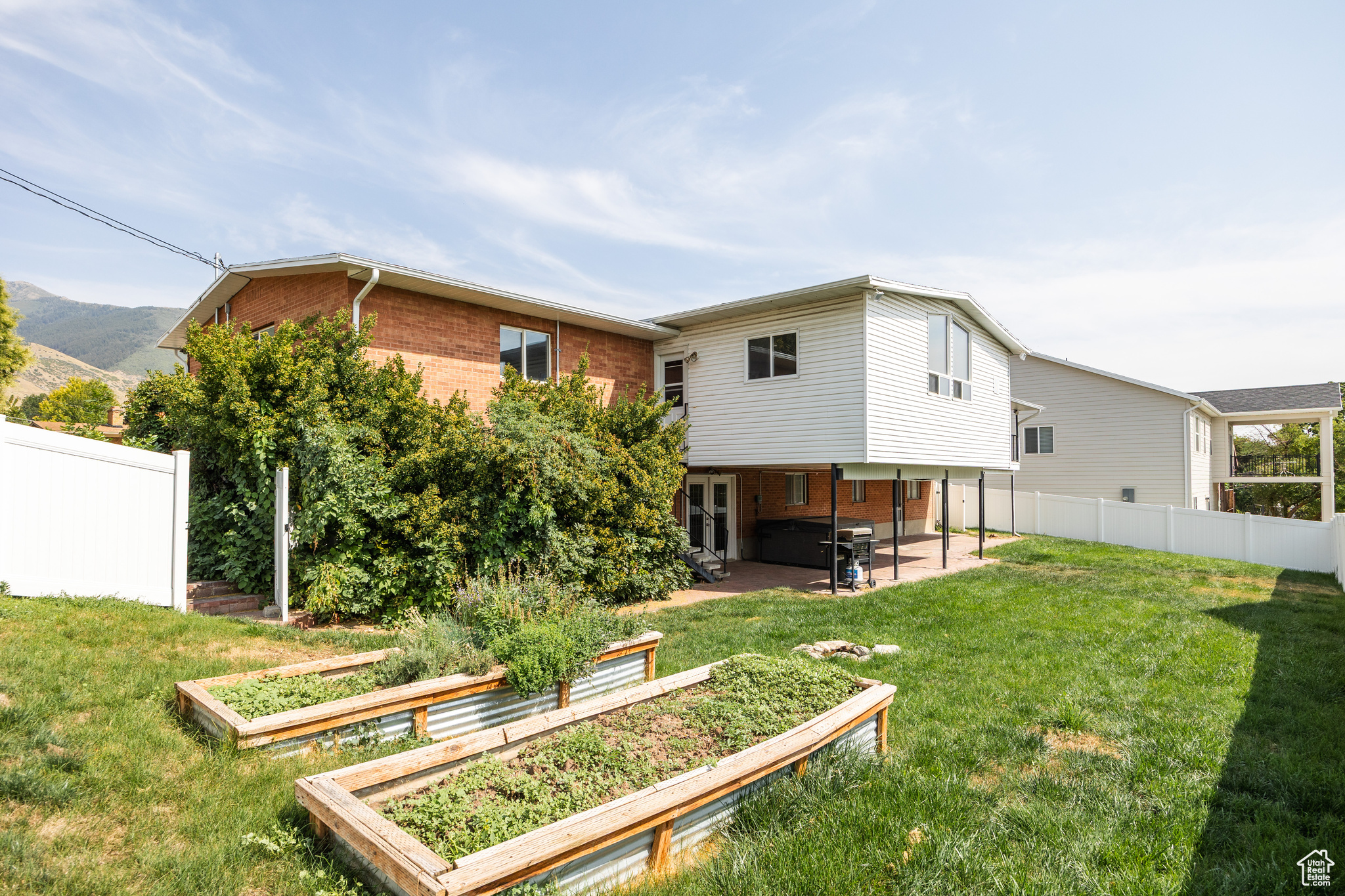 HILTON HOMES - Residential