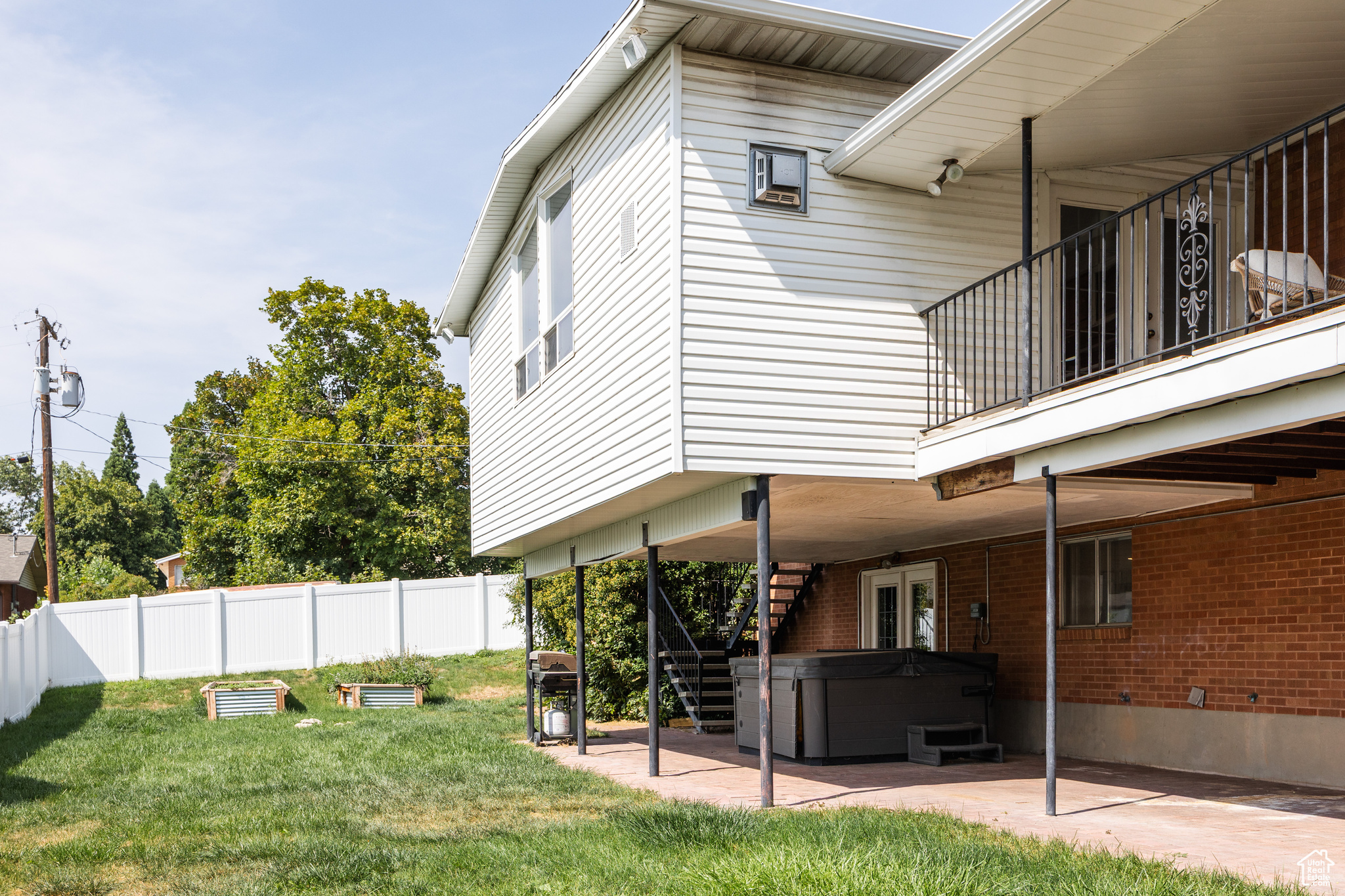 HILTON HOMES - Residential