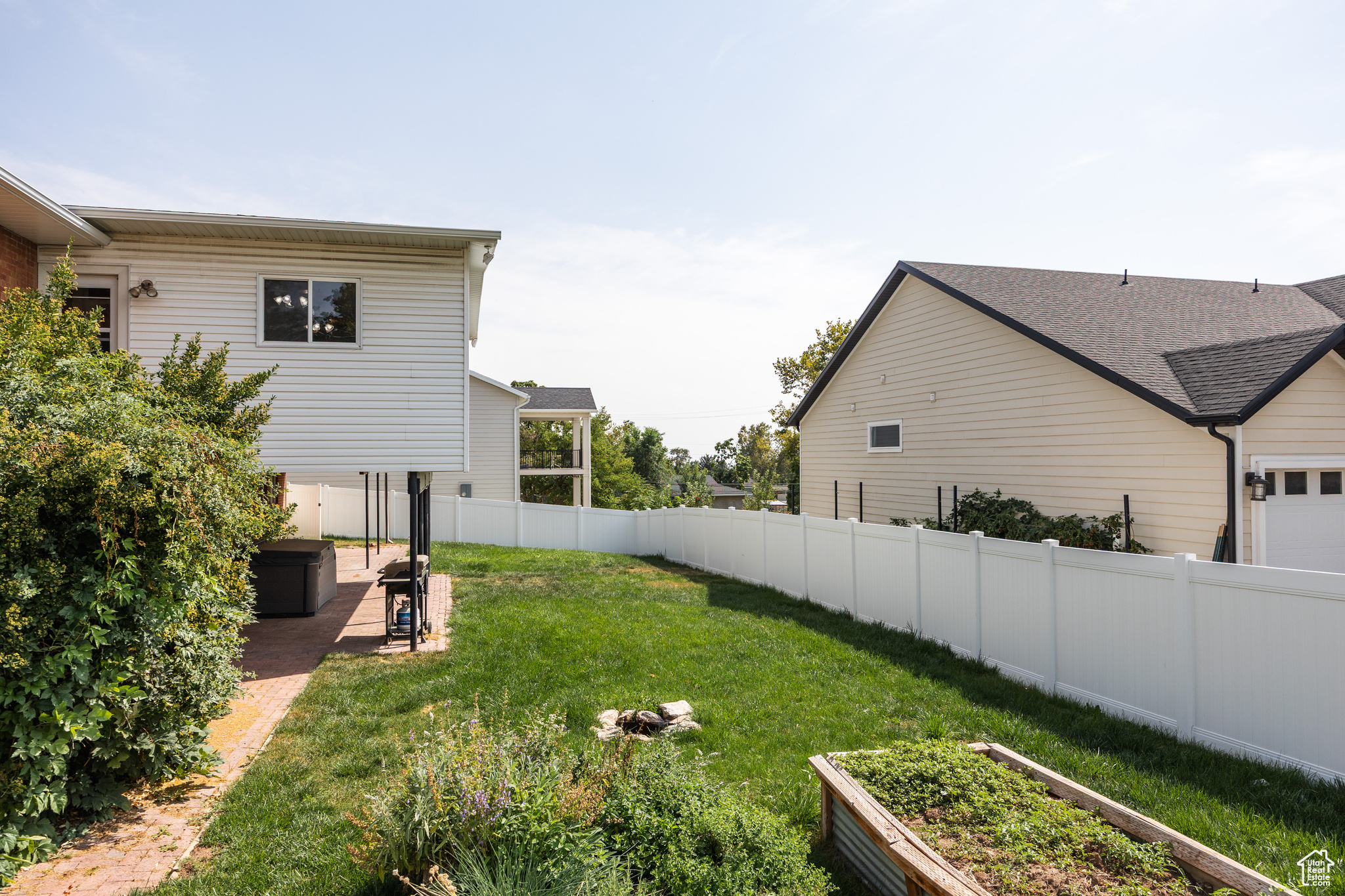 HILTON HOMES - Residential