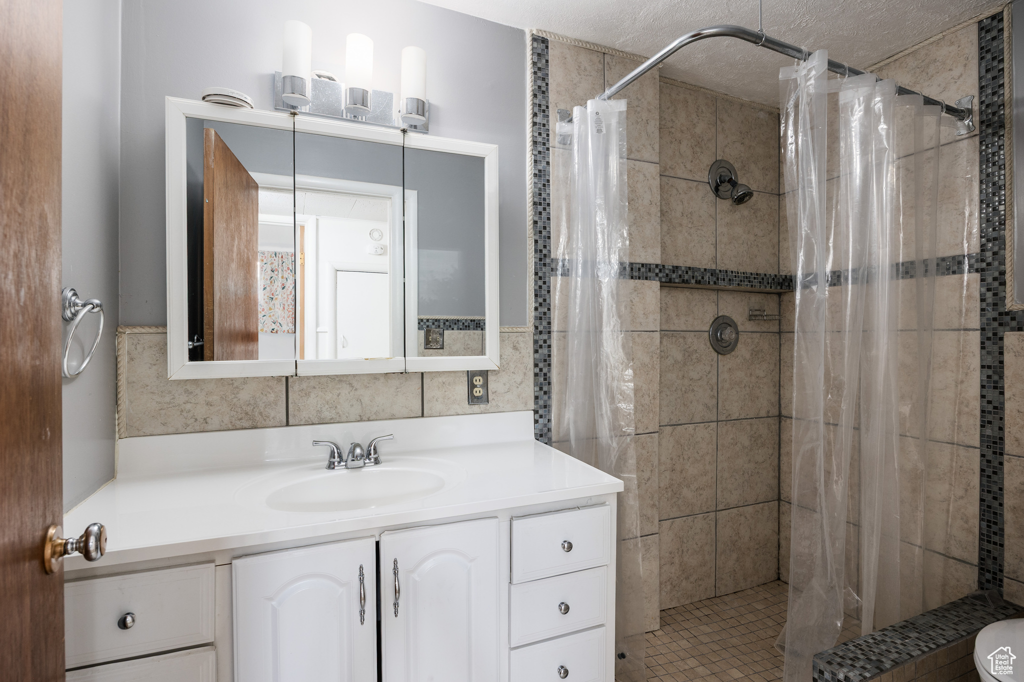 HILTON HOMES - Residential