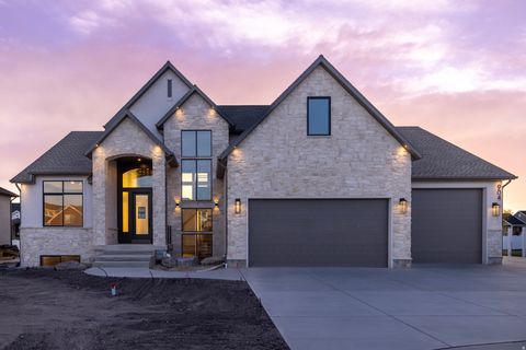 Photo of 904 S 1900 W, Layton, UT 84041 (MLS # 2153319)