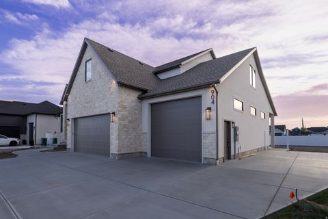 Tiny photo for 904 S 1900 W, Layton, UT 84041 (MLS # 2153319)