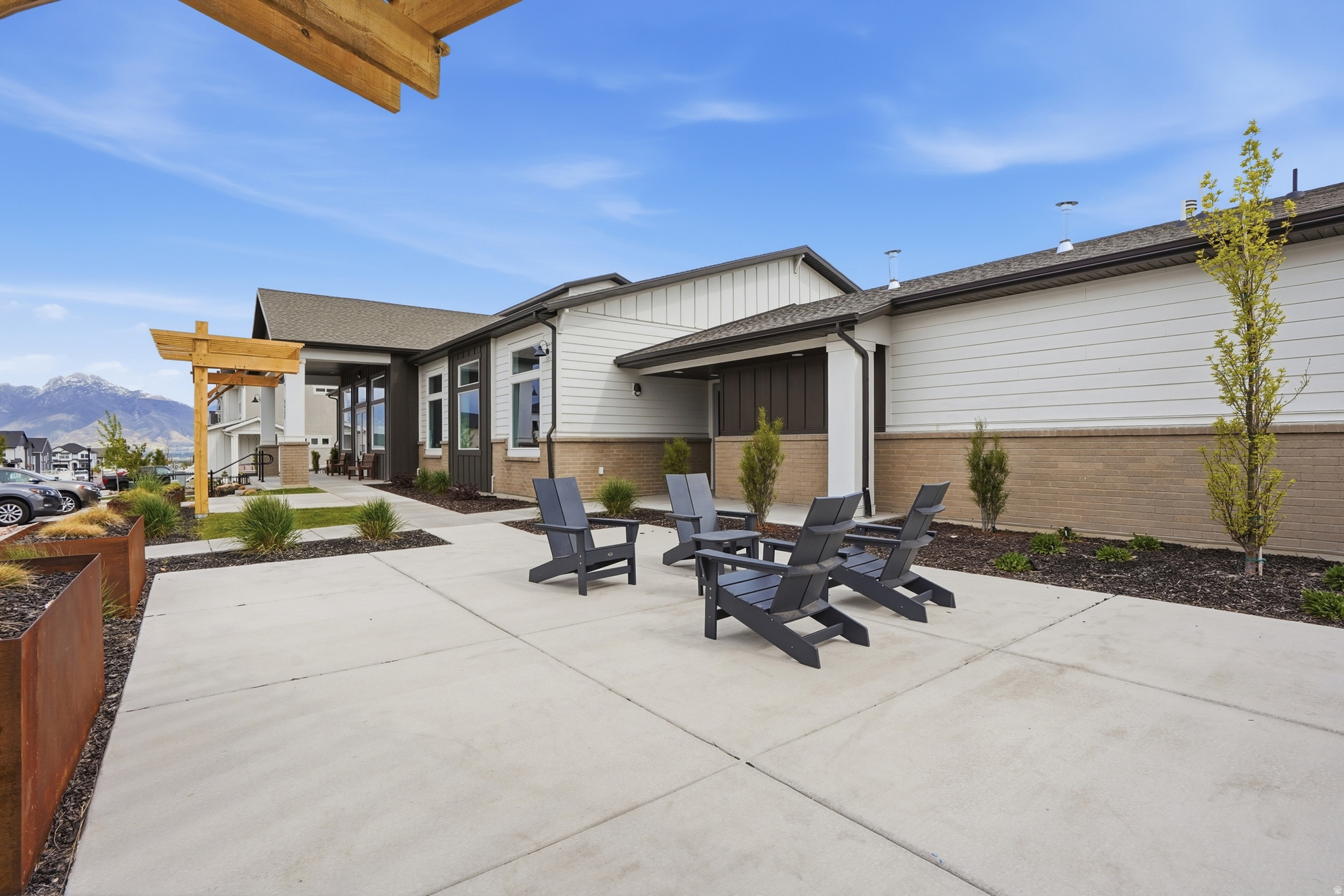 MOUNTAIN RIDGE - Residential