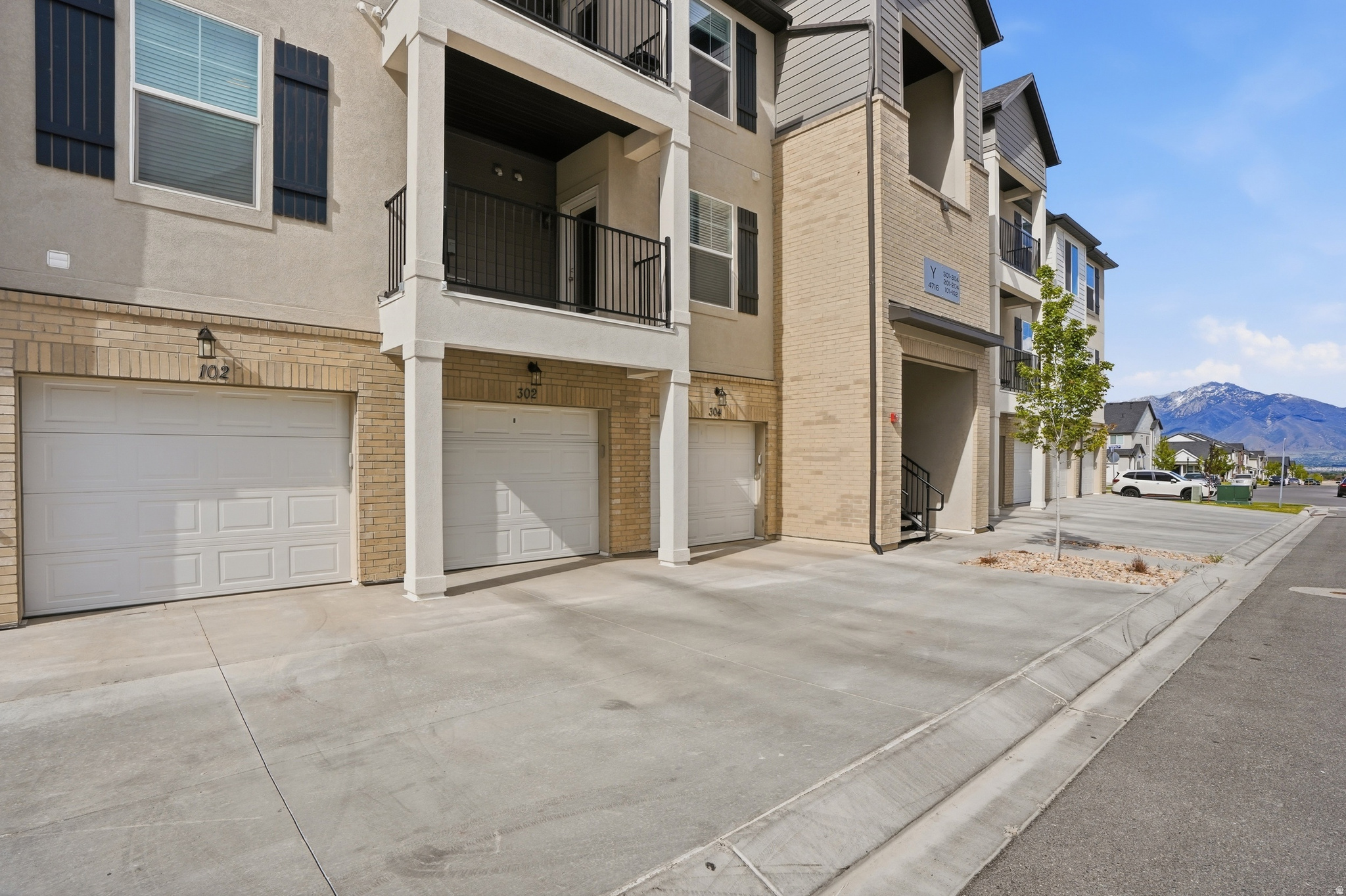 MOUNTAIN RIDGE - Residential