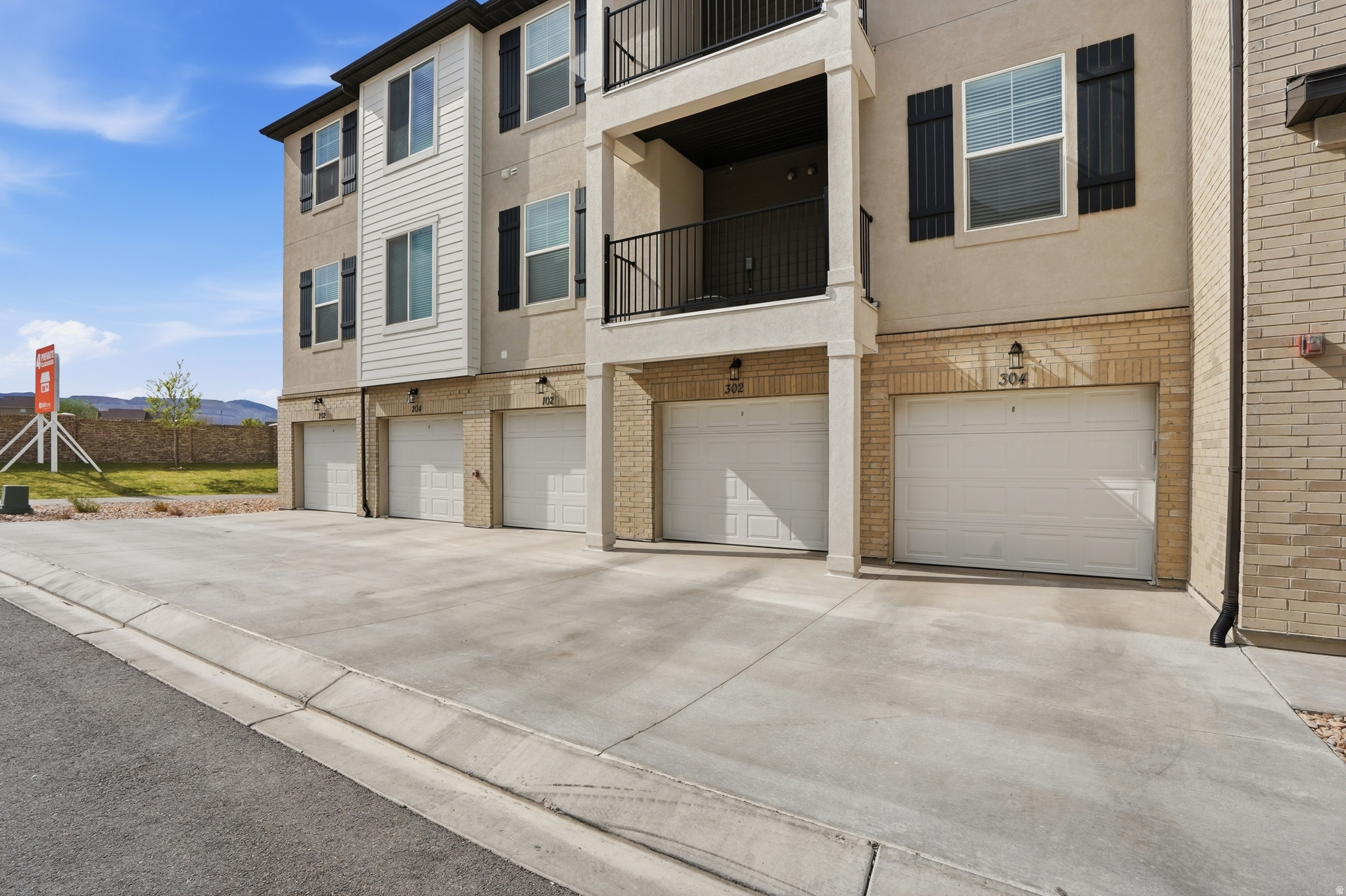 MOUNTAIN RIDGE - Residential