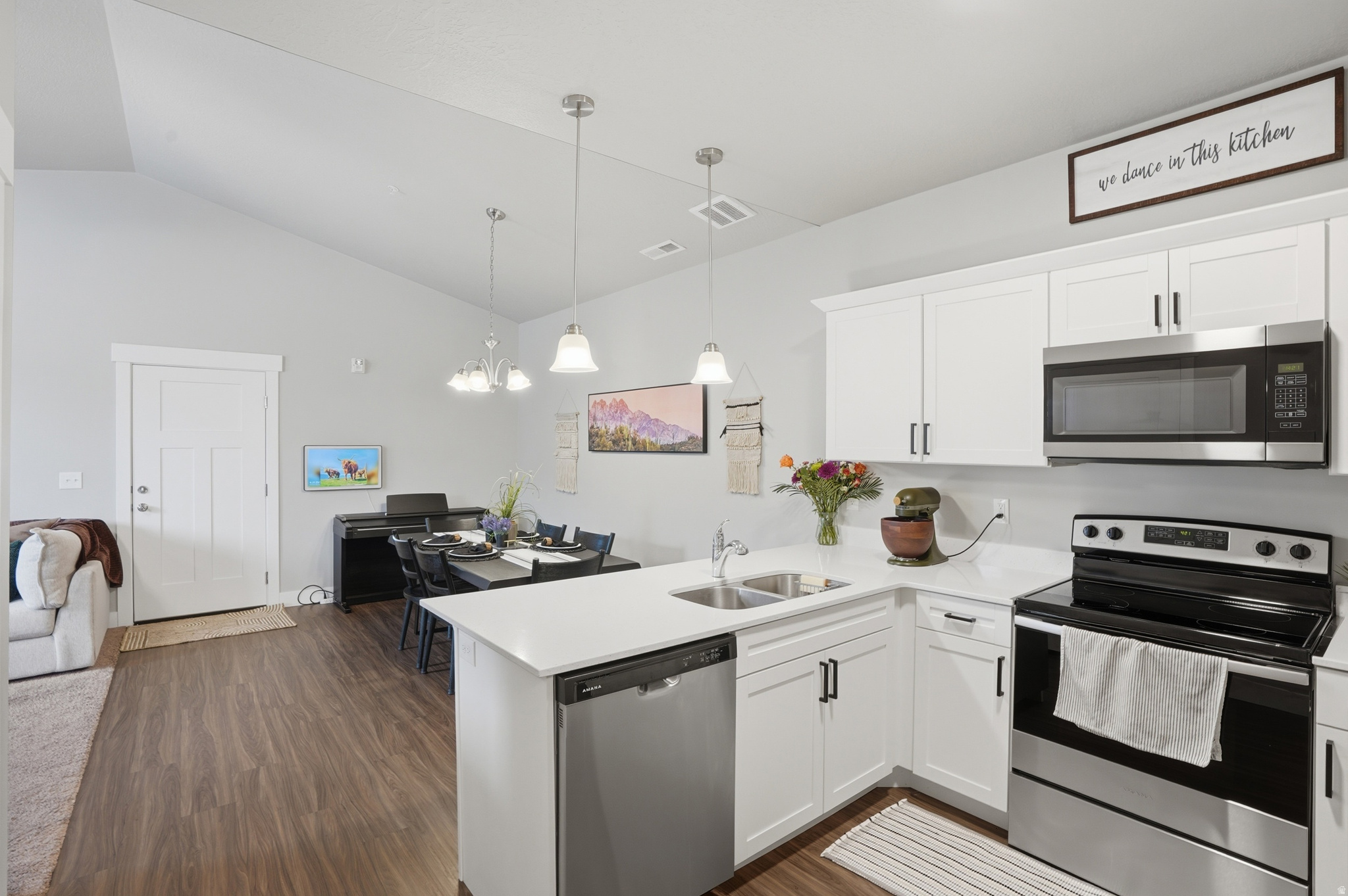 MOUNTAIN RIDGE - Residential