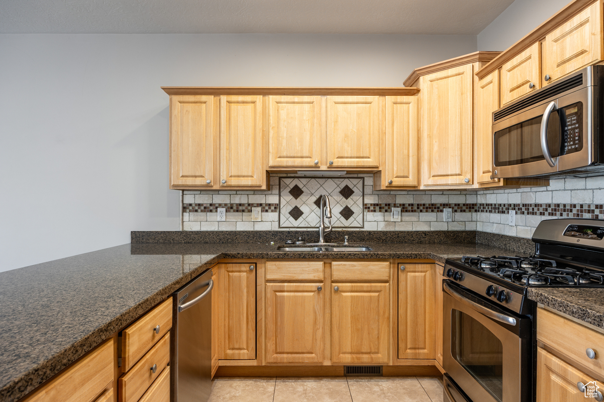 FARMINGTON CROSSING - Residential