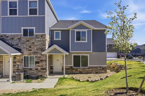 Photo of 14424 S OAKFIELD WAY, Herriman, UT 84096 (MLS # 2147012)