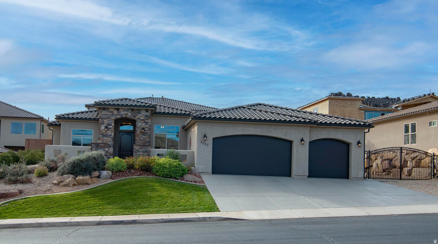 TONAQUINT TERRACE PH 1 - Residential