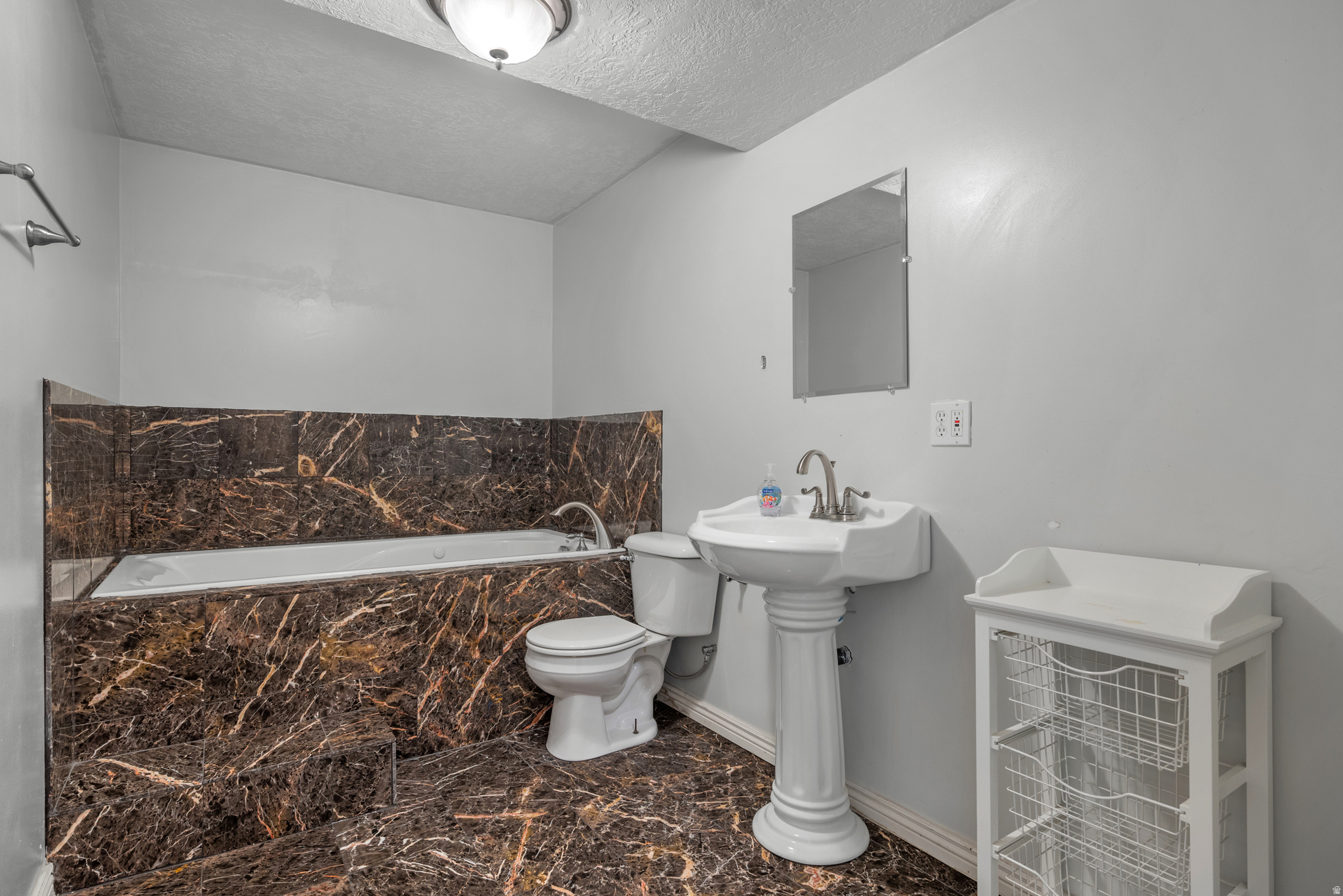 CEDARWOOD ESTATES - Residential