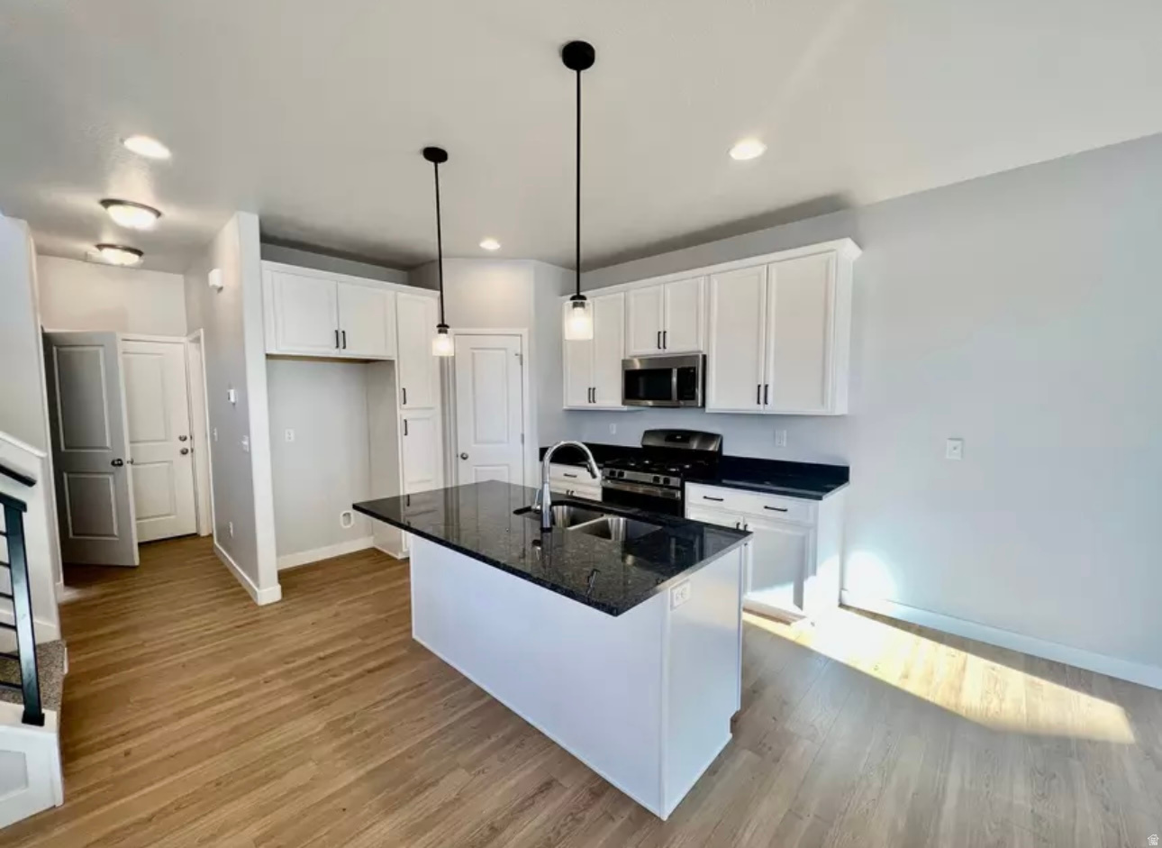 SALT POINT - Residential Lease