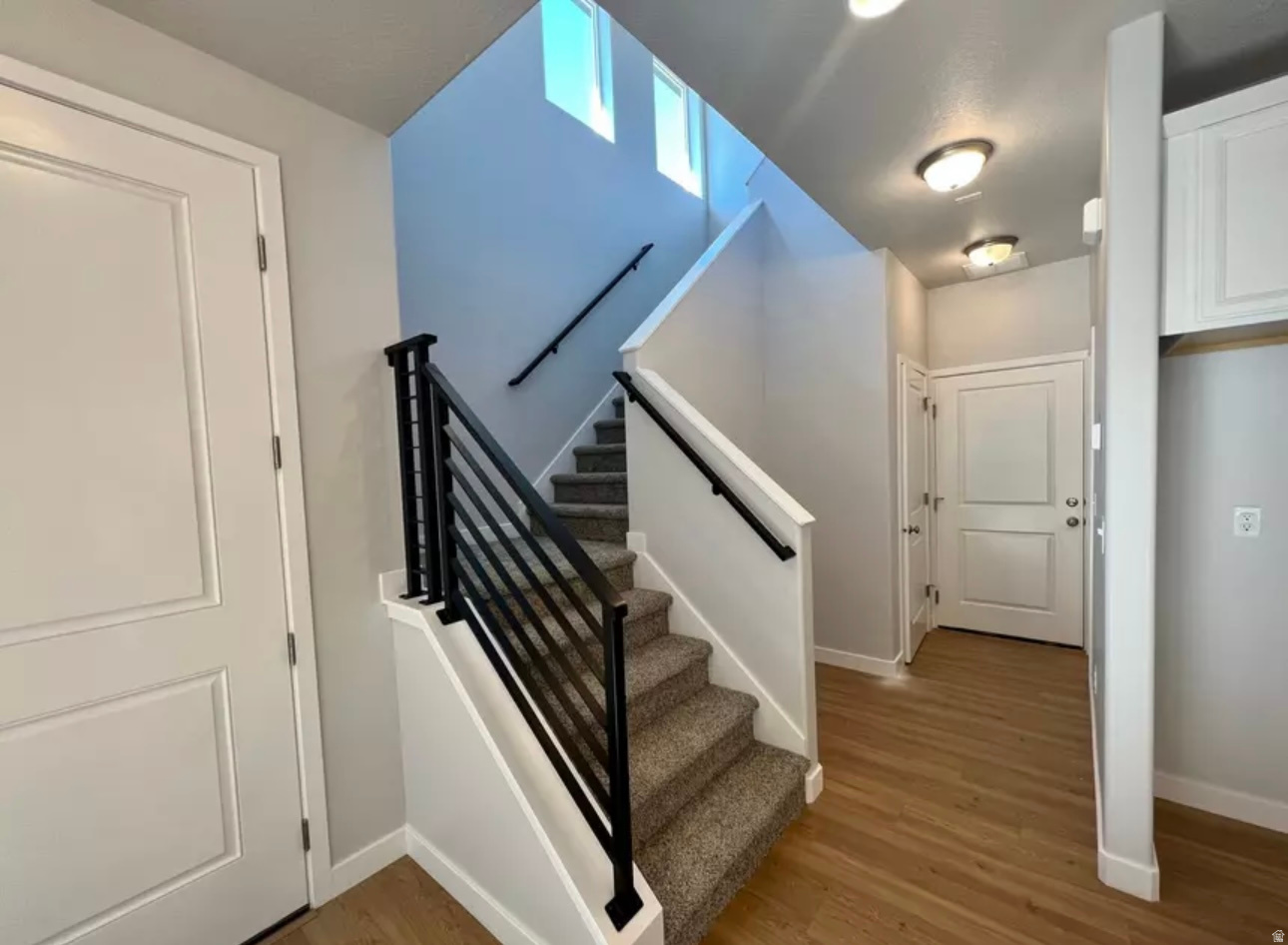 SALT POINT - Residential Lease