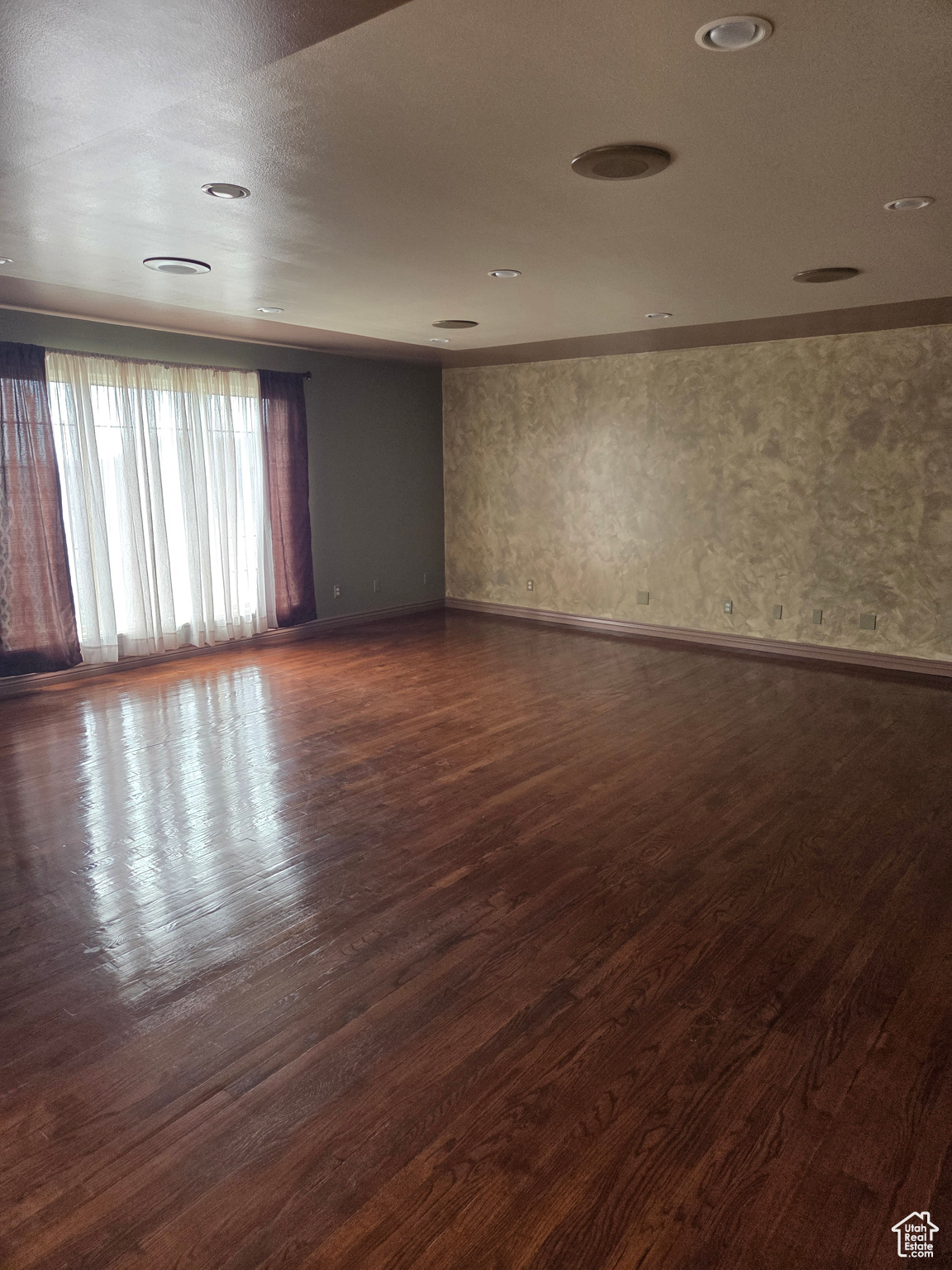 HILLCREST - Residential