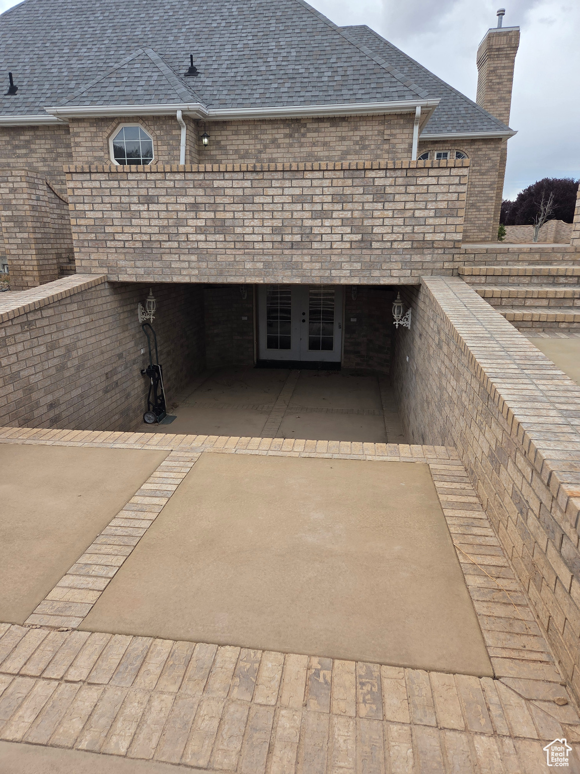 HILLCREST - Residential