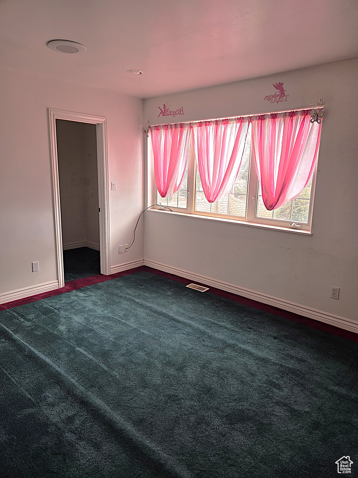 HILLCREST - Residential