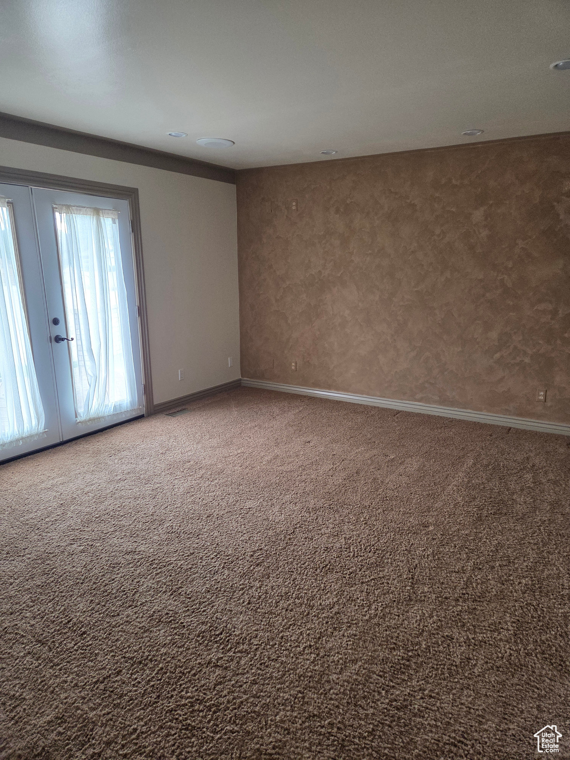 HILLCREST - Residential