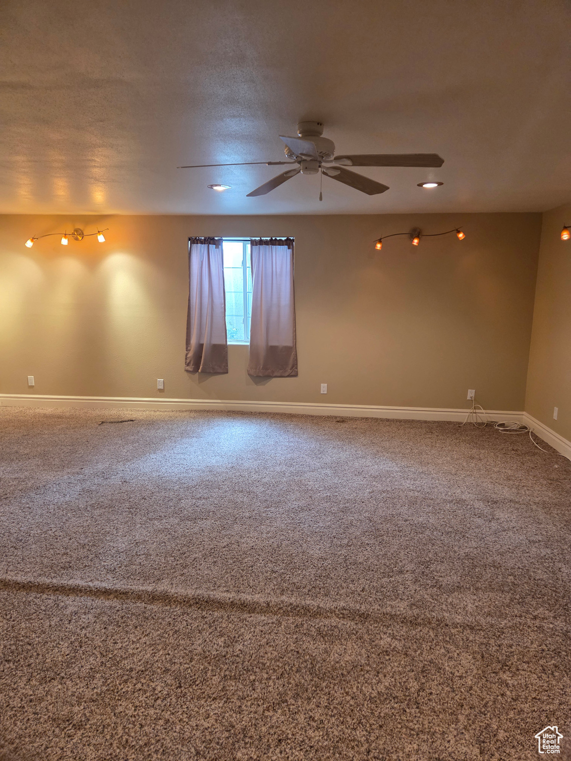 HILLCREST - Residential