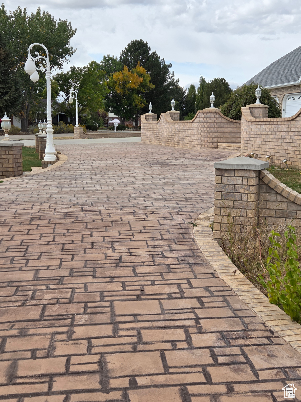 HILLCREST - Residential