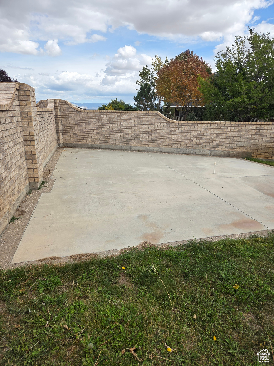 HILLCREST - Residential