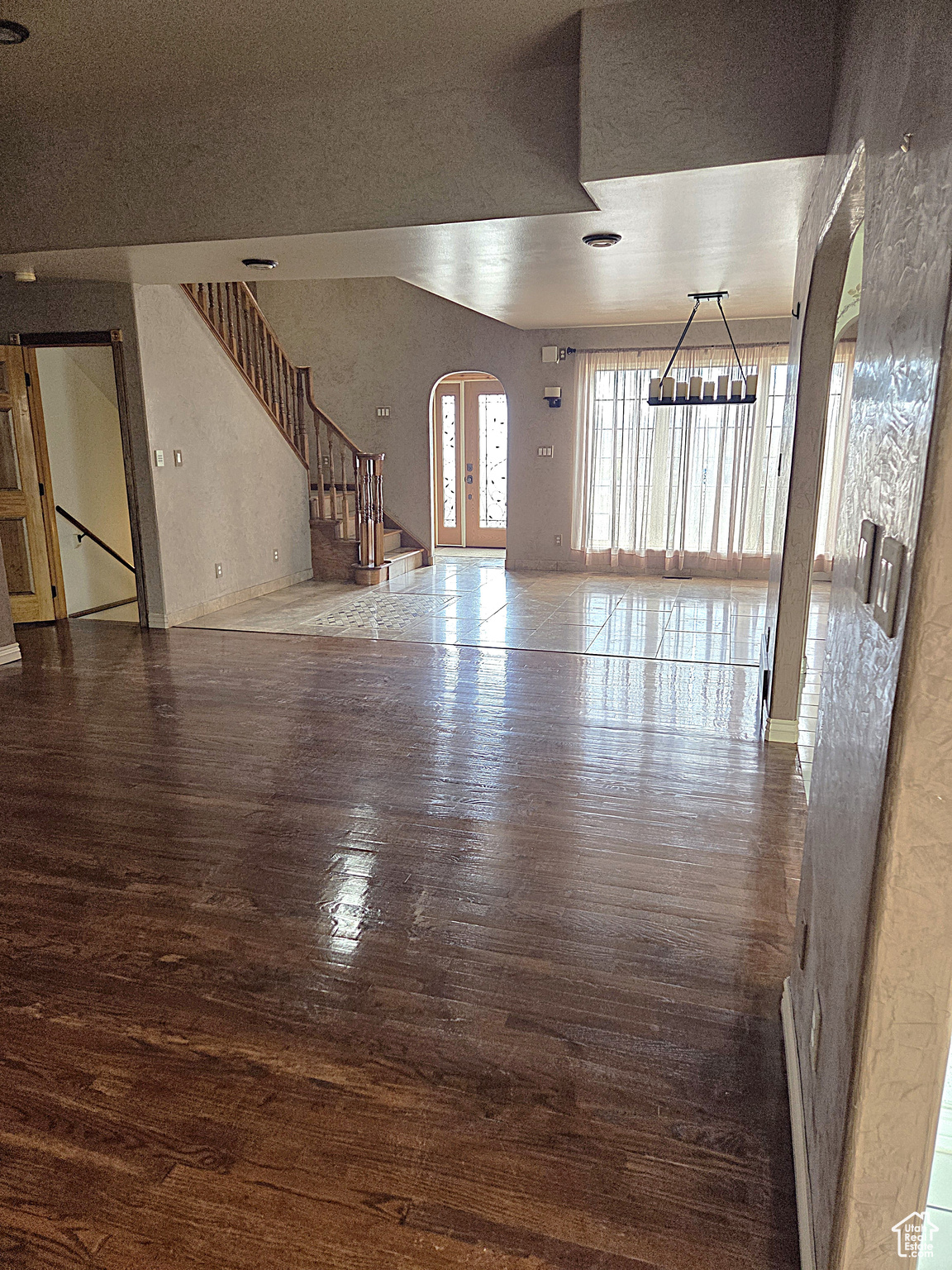 HILLCREST - Residential