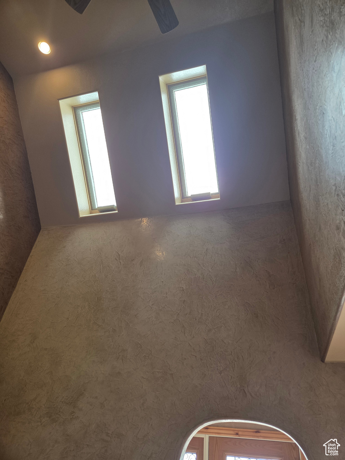 HILLCREST - Residential