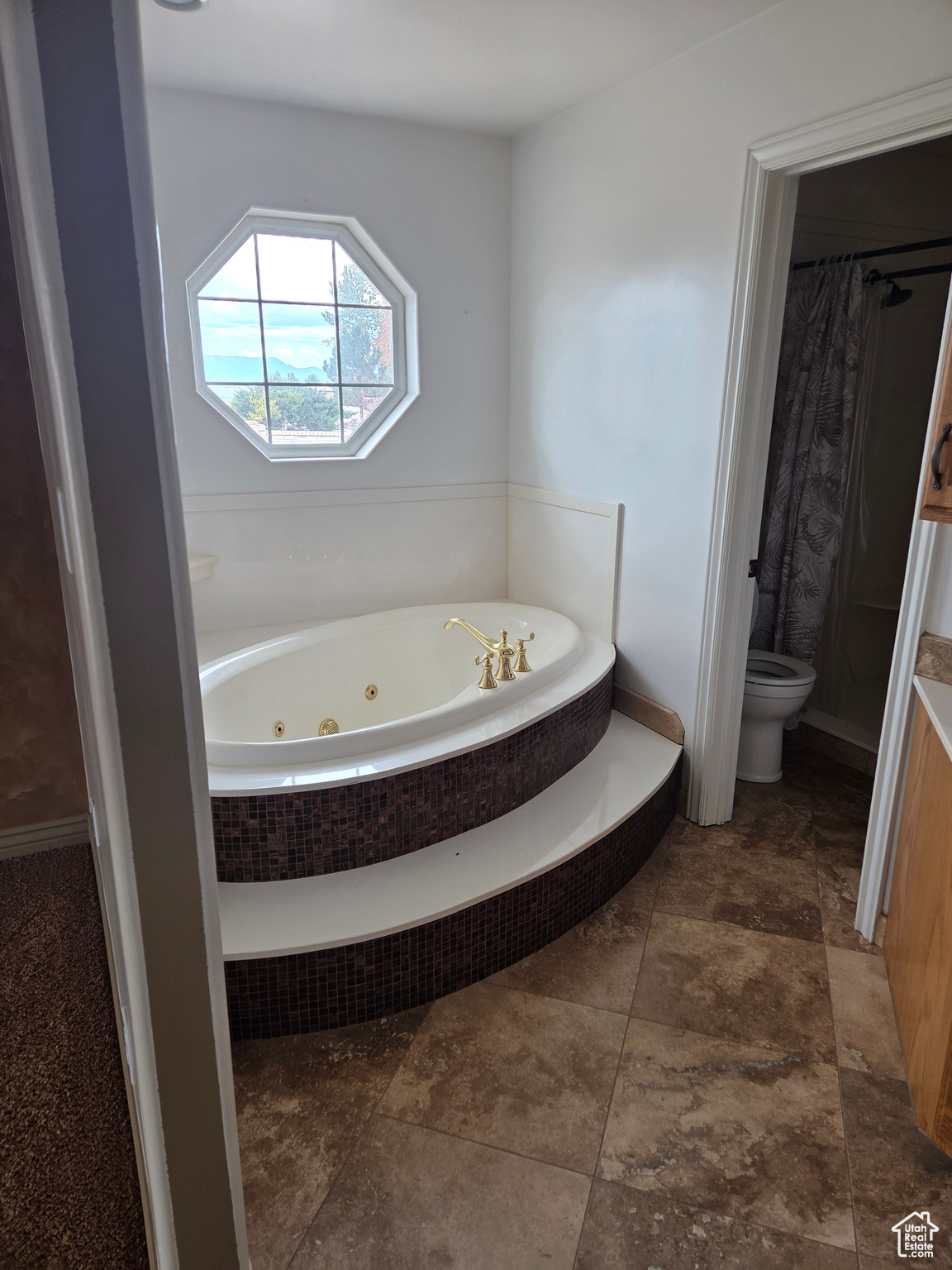 HILLCREST - Residential