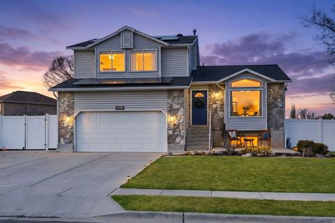 Photo of 2384 W FRONTIER ST, Riverton, UT 84065 (MLS # 2139817)