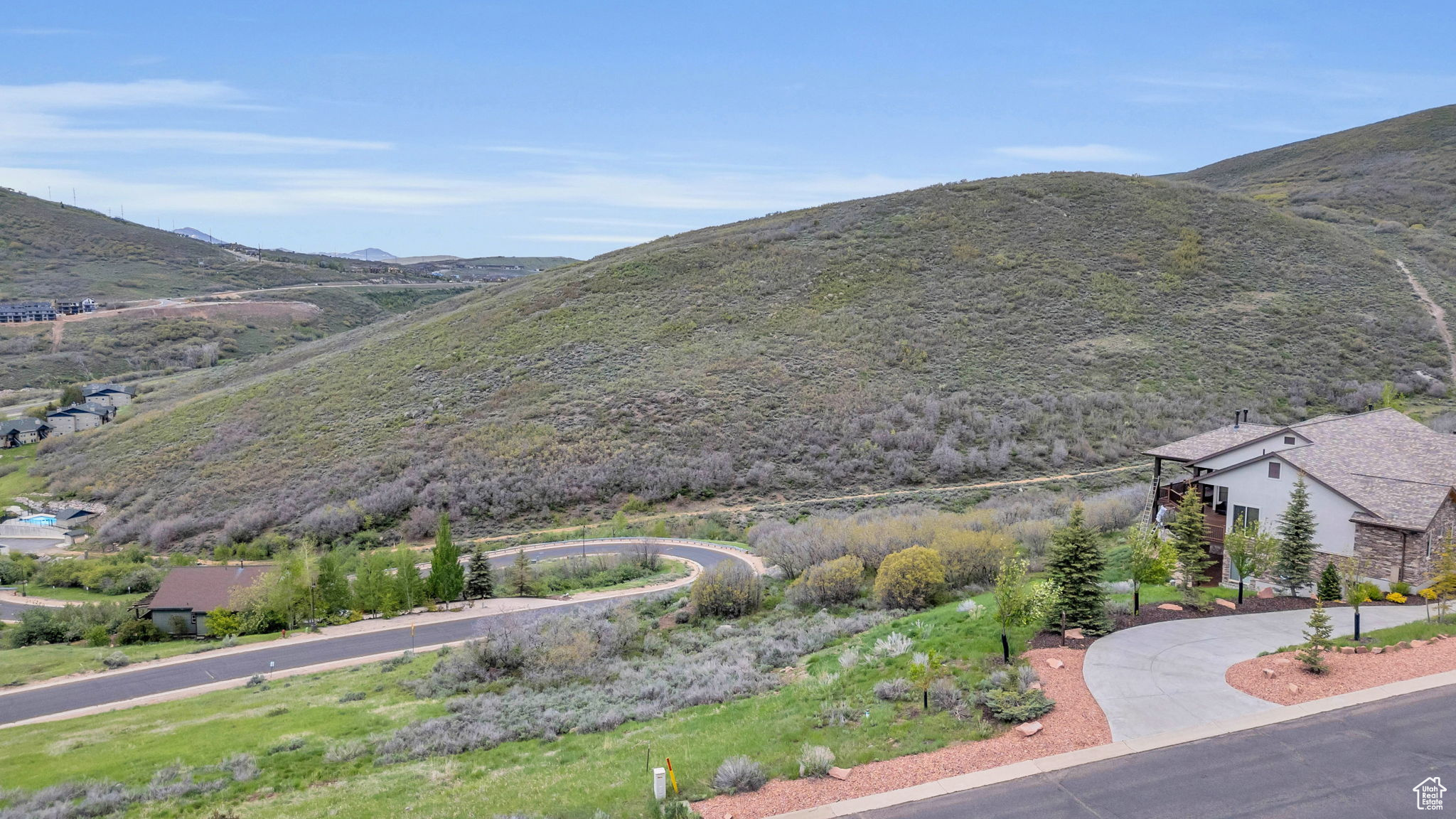 DEER MOUNTAIN - Land