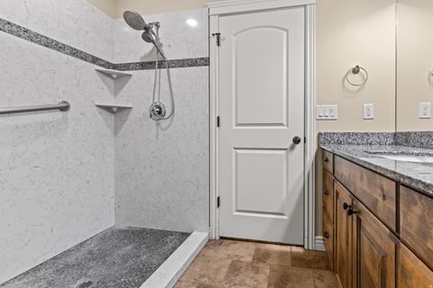 Tiny photo for 524 HYDE PARK LN, Kaysville, UT 84037 (MLS # 2134670)