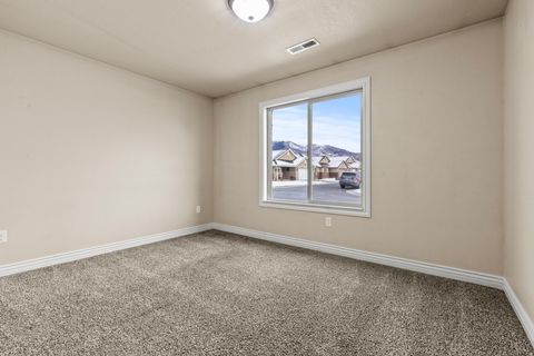 Tiny photo for 524 HYDE PARK LN, Kaysville, UT 84037 (MLS # 2134670)