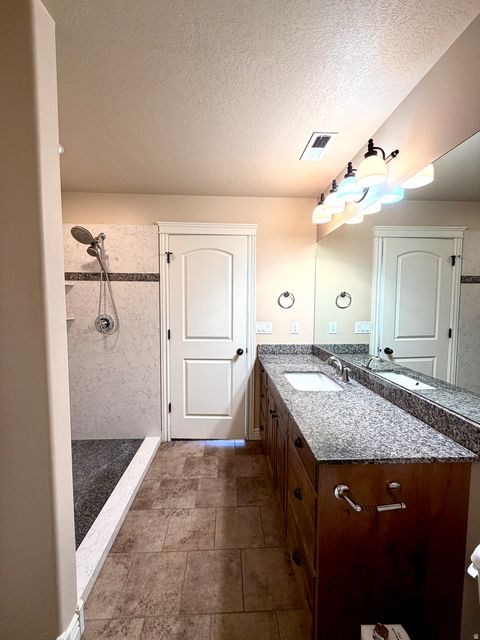 Tiny photo for 524 HYDE PARK LN, Kaysville, UT 84037 (MLS # 2134670)