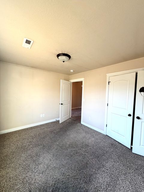 Tiny photo for 524 HYDE PARK LN, Kaysville, UT 84037 (MLS # 2134670)