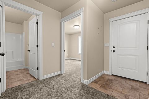 Tiny photo for 524 HYDE PARK LN, Kaysville, UT 84037 (MLS # 2134670)