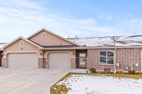 Tiny photo for 524 HYDE PARK LN, Kaysville, UT 84037 (MLS # 2134670)