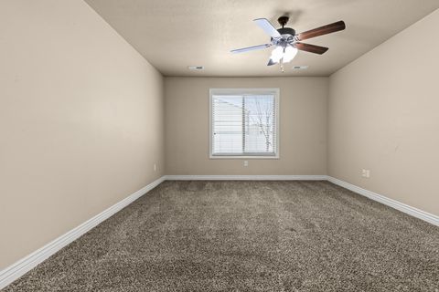 Tiny photo for 524 HYDE PARK LN, Kaysville, UT 84037 (MLS # 2134670)